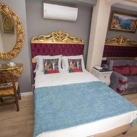 Atlantis Royal