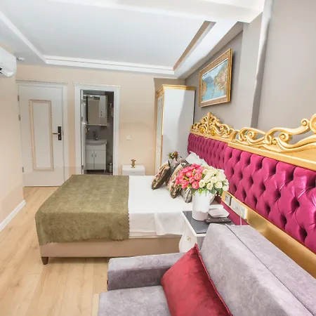 מלון Atlantis Royal 3*