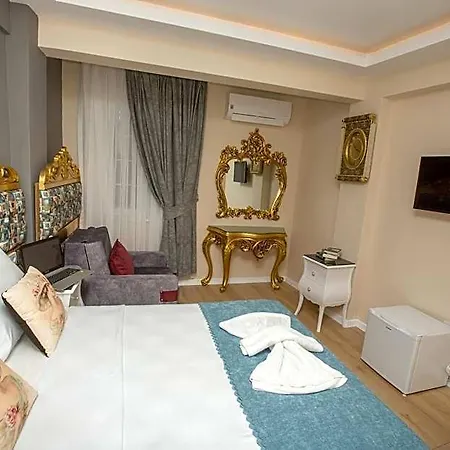 מלון Atlantis Royal 3*