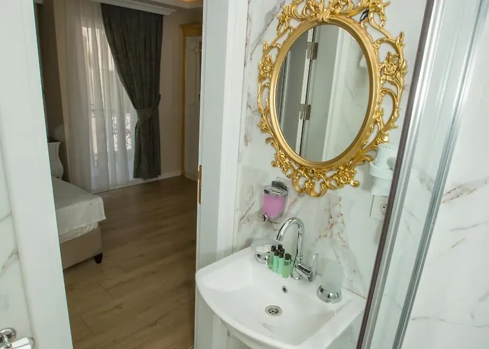 Atlantis Royal Отель