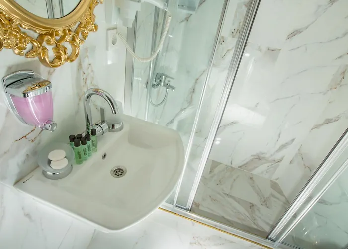 Atlantis Royal Отель 3*