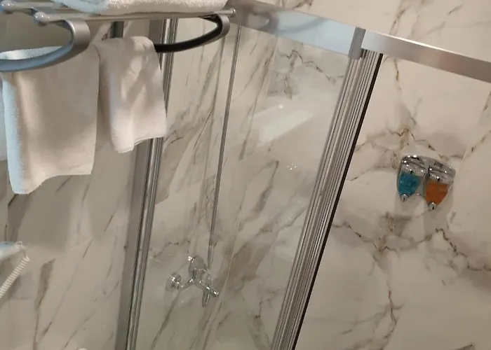 Atlantis Royal Отель