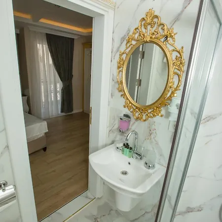 Atlantis Royal Hotel