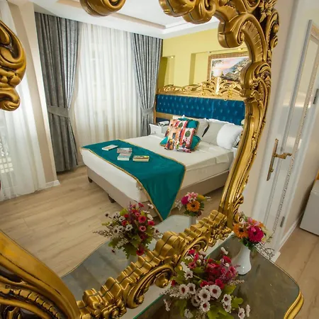 Atlantis Royal