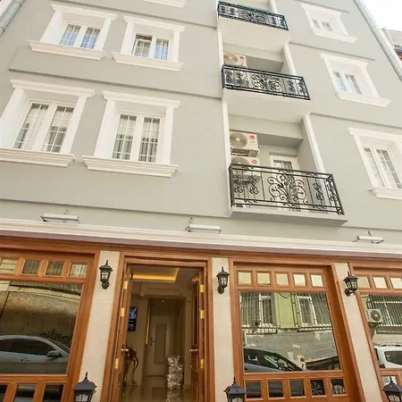 Atlantis Royal Hotel