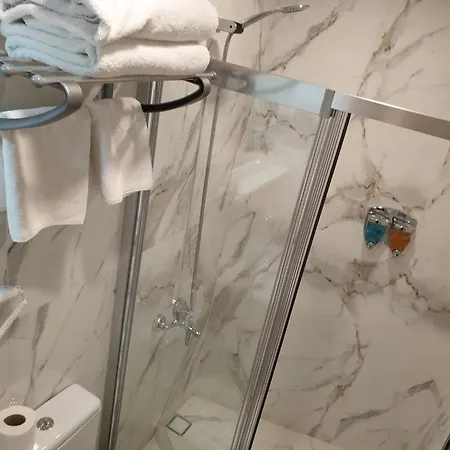 Atlantis Royal Hotel