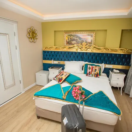 Atlantis Royal